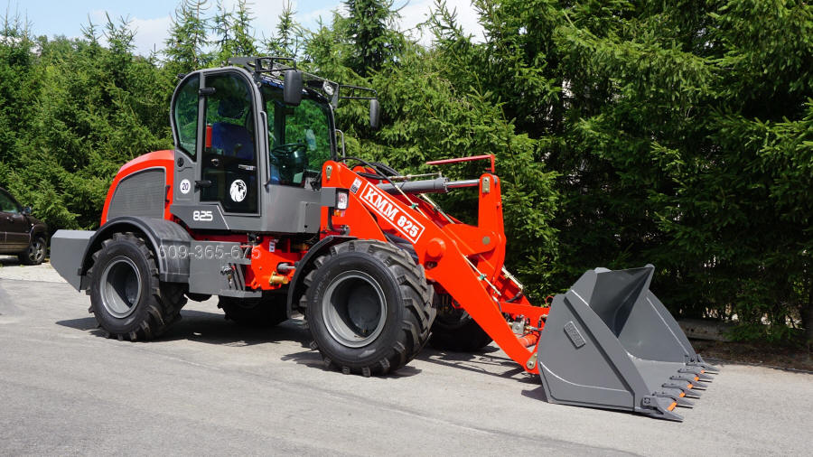 KMM nakladače, traktory, vysokozdvižné vozíky v Poľsku 07